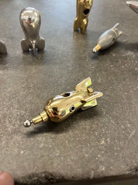 Brass bomb side screw